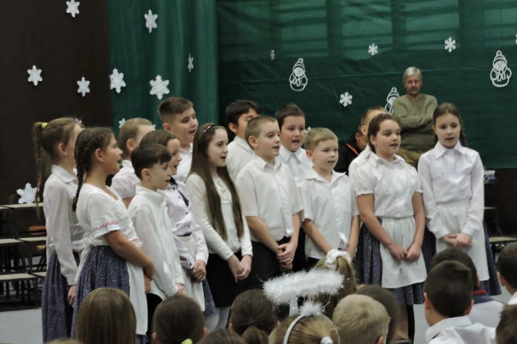 1482400253-2873-lebeny-iskola-karacsony-unnepseg-12jpg-1499862505.jpg