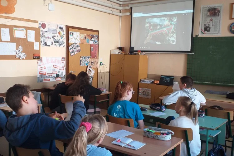 HAT-19-01-01202 Lébény, értékelő óra-2