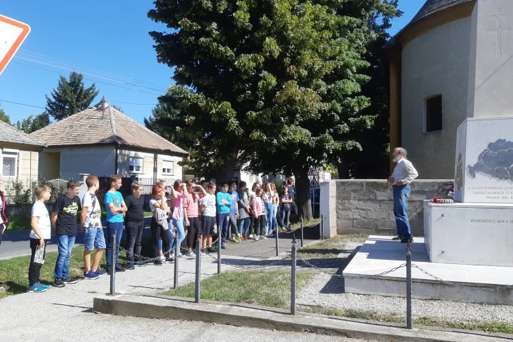 HAT-19-01-01202 – Lébény, Trianon emlékmű előkészületek