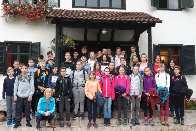 HAT-19-01-01202 – Torockó, szállás előtt