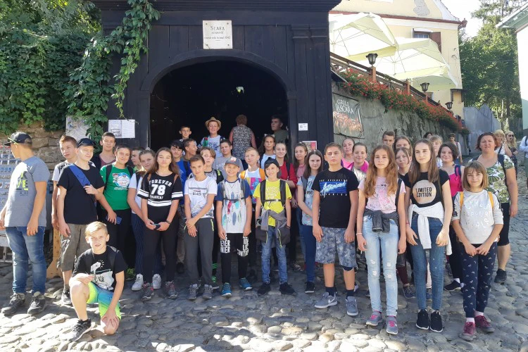 HAT-19-01-01202 – Segesvár, a Diáklépcső előtt